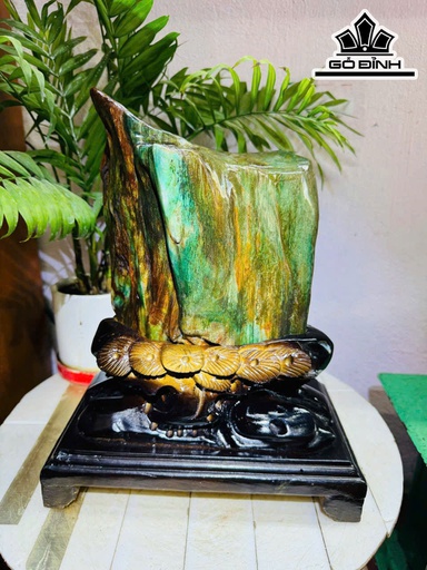 Tác Phẩm Gỗ Hóa Thạch Cao 32 Ngang 18 (cm) 4,3kg