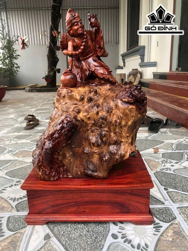 Tượng Tế Công Gỗ Nu Cẩm Cao 55 Ngang 38 Sâu 33 (cm)