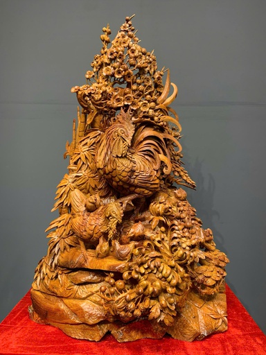 Tượng Gia Đình Gà Gỗ Hương Cao Cả Kỷ 157 Ngang 70 Sâu 42 (cm) - Kỷ Cao 50 (cm)