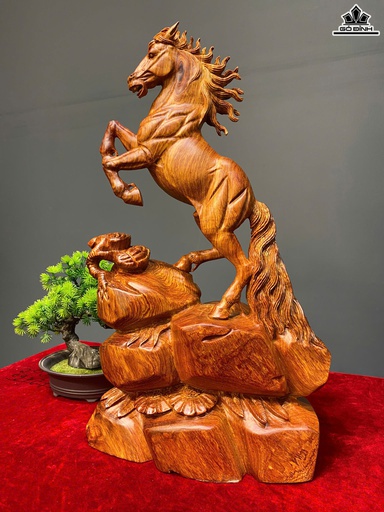 Tượng Ngựa Phong Thủy (Nhất Mã Phi Thiên) Gỗ Cẩm Cao 50 Ngang 28 Sâu 14 (cm)