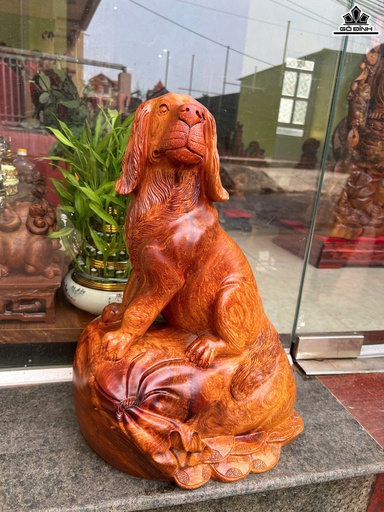 Tượng Chó Gỗ Hương Cao 52 Ngang 38 Sâu 30 (cm) - 16,5kg