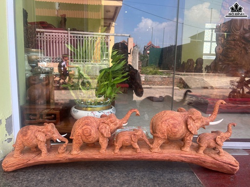 Tượng Gia Đình Voi Gỗ Hương Cao 25 Ngang 80 Sâu 14 (cm)