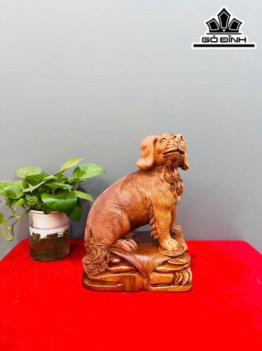 Tượng Chó Gỗ Hương Cao 31 Ngang 23 Sâu 15 (cm)