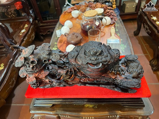 Tượng Thiềm Thừ Nằm Bụi Nấm Linh Chi Gỗ Trắc Cao 20 Ngang 43 Sâu 20 (cm) - Cả Kỷ Cao 30 (cm)