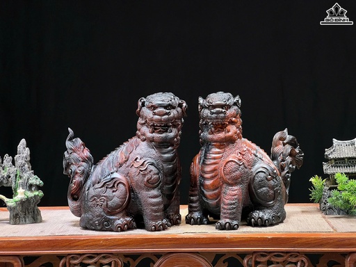 Tượng Lân Sư Phong Thủy Gỗ Trắc Cao 26 Ngang 25 Sâu 14 (cm)