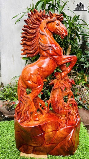 Tượng Ngựa Phong Thủy (Nhất Mã Thong Dong) Gỗ Hương Cao 72 Ngang 38 Sâu 20 (cm)