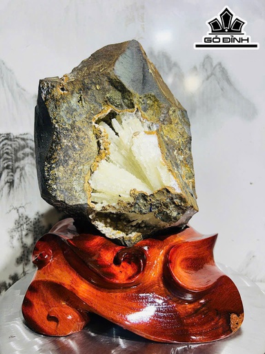 Tác Phẩm Đá Aragonit Cao 34 Ngang 26 (cm) 14,4kg