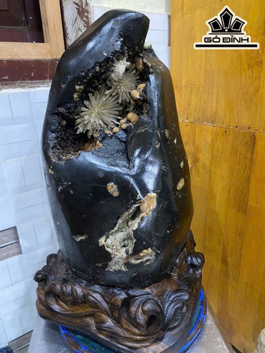 Tác Phẩm Đá Aragonit Cao 48 (cm) - 34kg