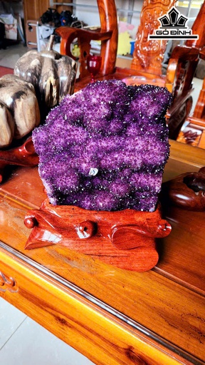 Tác Phẩm Thạch Anh Tím Cao 30 Ngang 20 (cm) - 8,8kg