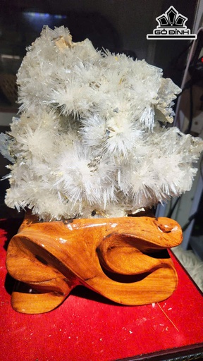 Bông Hoa Ưu Đàm Đá Trầm Tích Cao 27 Ngang 22 (cm) - 2,6kg