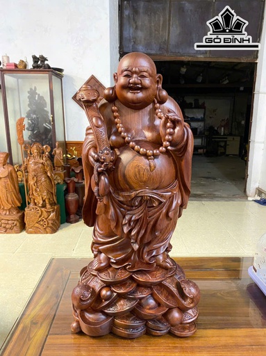 Tượng Phật Di Lặc Đứng Thỏi Vàng Gậy Như Ý Gỗ Cẩm Cao 70 Ngang 33 Sâu 22 (cm)
