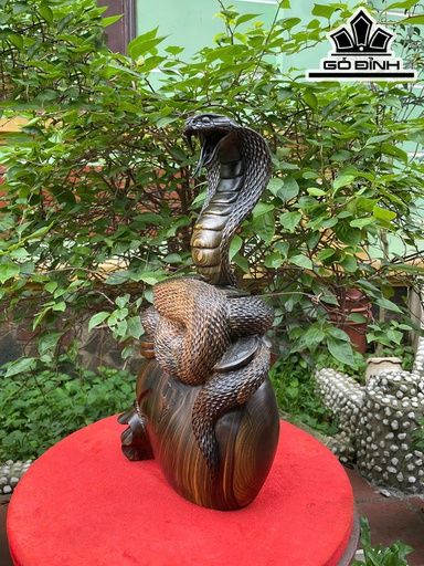Tượng Rắn Phong Thủy Gỗ Mun Hoa Cao 43 Ngang 23 Sâu 12 (cm)