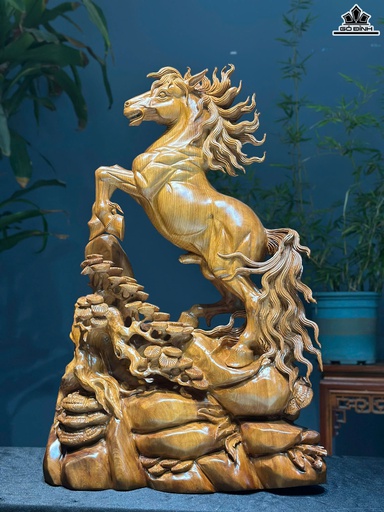 Tượng Ngựa Phong Thủy (Nhất Mã Phi Thiên) Gỗ Ngọc Am Cao 67 Ngang 42 Sâu 20 (cm)