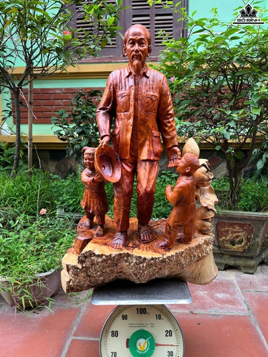 Tác Phẩm Bác Hồ Và Nhi Đồng Gỗ Nu Hương Cao 84 Ngang 48 Sâu 30 (cm)