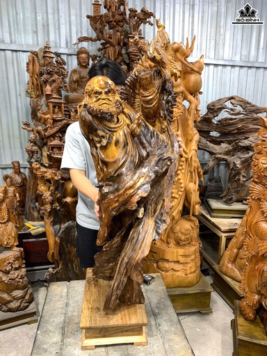 Tượng Đạt Ma Giáo Hóa Gỗ Bách Xanh Cao 113 Ngang 40 Sâu 38 (cm) - Cao Cả Kỷ 123