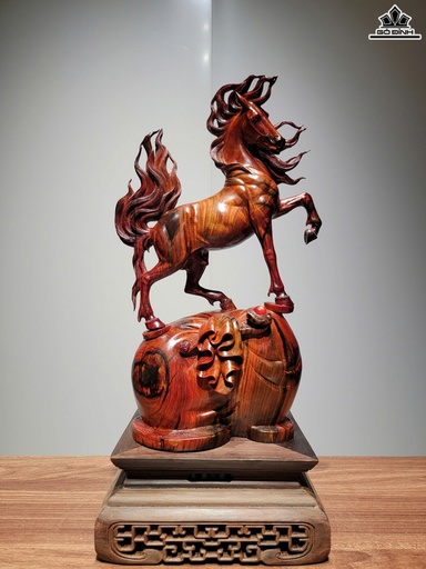 Tượng Ngựa Phong Thủy (Nhất Mã Thong Dong) Gỗ Trắc Cao 41 Ngang 25 Sâu 16 (cm)