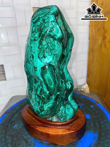 Tác Phẩm Đá Khổng Tước - Malachite Cao 25 (cm) - 3,3kg