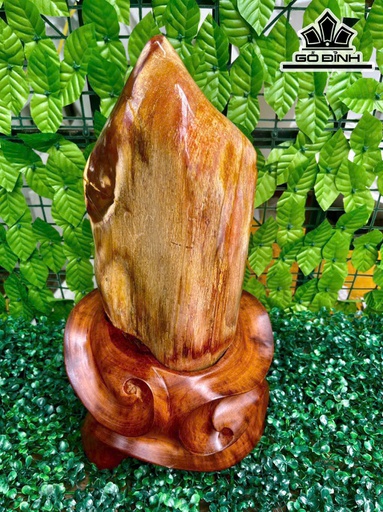 Tác Phẩm Gỗ Hóa Ngọc Cao 44 Ngang 16 (cm) 12kg