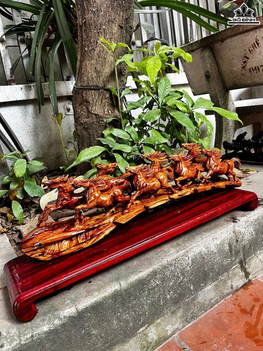 Tượng Bát Mã Gỗ Sưa Cao 17 Ngang 61 Sâu 11 (cm)