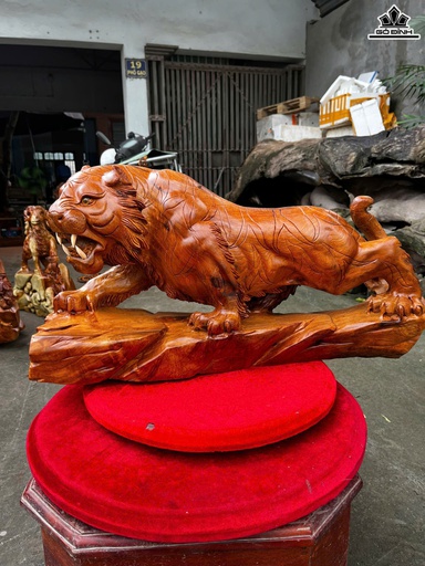 Tượng Hổ Phong Thủy Gỗ Hương Cao 33 Ngang 61 Sâu 20 (cm)