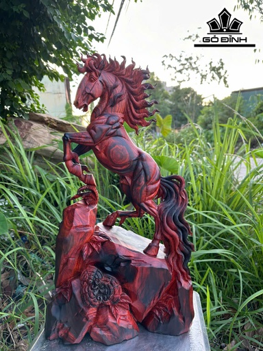 Tượng Ngựa Phong Thủy (Nhất Mã Phi Thiên) Gỗ Trắc Cao 53 Ngang 29 Sâu 19 (cm)