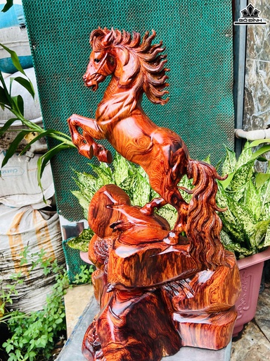 Tượng Ngựa Phong Thủy (Nhất Mã Phi Thiên) Gỗ Cẩm Cao 60 Ngang 35 Sâu 30 (cm)