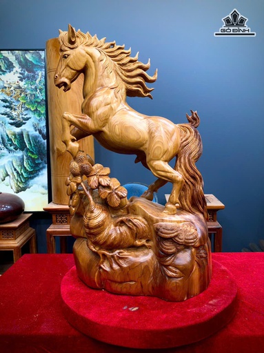 Tượng Ngựa Phong Thủy (Nhất Mã Thong Dong) Gỗ Ngọc Am Cao 56 Ngang 35 Sâu 19 (cm)