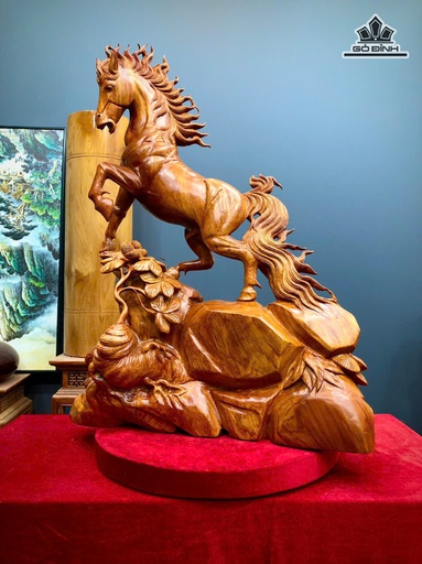 Tượng Ngựa Phong Thủy (Nhất Mã Thong Dong) Gỗ Ngọc Am Cao 70 Ngang 52 Sâu 21 (cm)