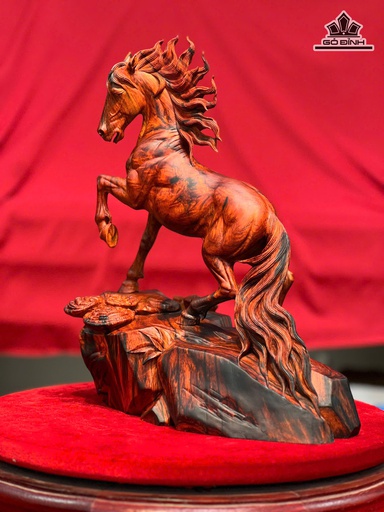 Tượng Ngựa Phong Thủy (Nhất Mã Thong Dong) Gỗ Trắc Cao 35 Ngang 32 Sâu 18 (cm)