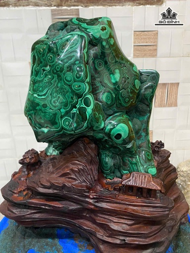 Tác Phẩm Đá Khổng Tước - Malachite Cao 28 (cm) - 5,6kg