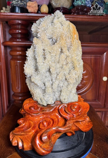 Tác Phẩm Thạch Anh Tinh Thể Cao 33 Ngang 25 (cm) - 6,5kg