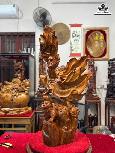 Tượng Đạt Ma Sư Tổ Gỗ Hương Cao 96 Ngang 46 Sâu 24 (cm)