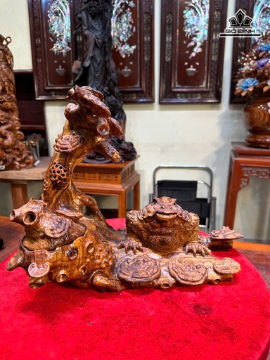 Tượng Thiềm Thừ Gỗ Sưa Cao 29 Ngang 38 Sâu 27 (cm)