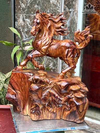 Tượng Ngựa Phong Thủy (Nhất Mã Thong Dong) Gỗ Cẩm Cao 50 Ngang 38 Sâu 27 (cm)