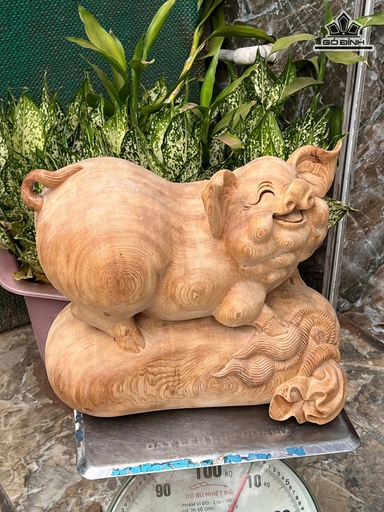 Tượng Heo Gỗ Ngọc Am Cao 31 Ngang 38 Sâu 21 (cm)