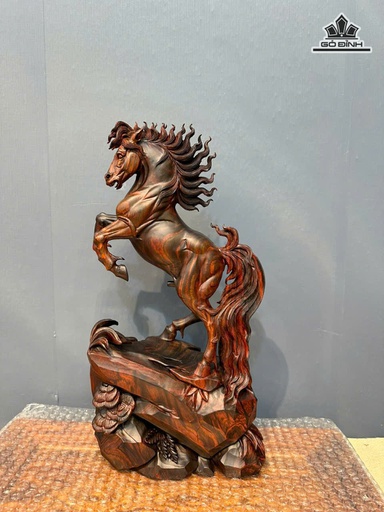 Tượng Ngựa Phong Thủy (Nhất Mã Phi Thiên) Gỗ Trắc Cao 41 Ngang 20 Sâu 11 (cm)