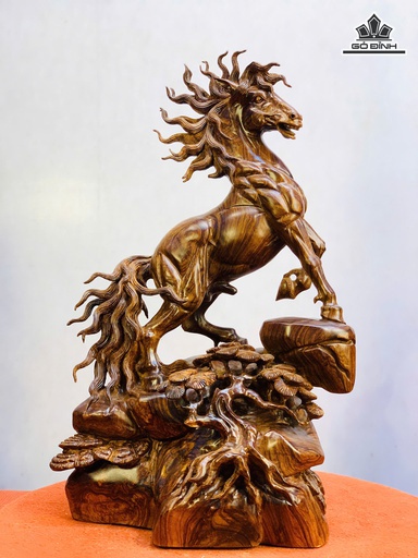 Tượng Ngựa Phong Thủy (Nhất Mã Phi Thiên) Gỗ Cẩm Cao 64 Ngang 40 Sâu 29 (cm)