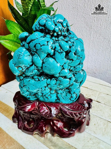 Tác Phẩm Đá Ngọc Lam Cao 20 Ngang 13 (cm) 2kg Luôn Đế