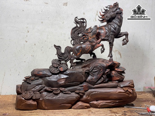 Tượng Song Mã Uyên Ương Gỗ Trắc Cao 55 Ngang 48 Sâu 18 (cm)