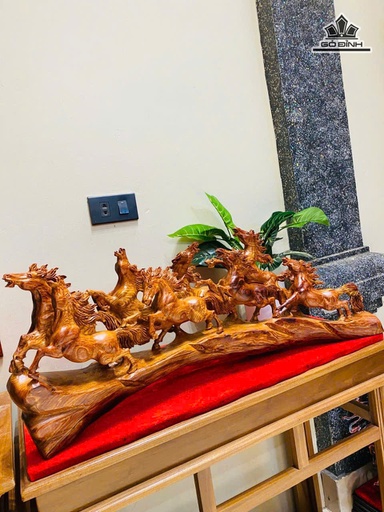 Tượng Bát Mã Gỗ Cẩm Cao 29 Ngang 72 Sâu 15 (cm)