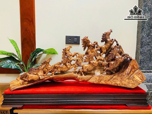 Tượng Bát Mã Gỗ Cẩm Cao 36 Ngang 75 Sâu 21 (cm)