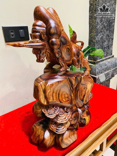 Tượng Bò Tót Gỗ Cẩm Cao 43 Ngang 30 Sâu 28 (cm)