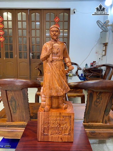 Tượng Trần Quốc Tuấn Gỗ Hương Cao 80 Ngang 25 Sâu 21 (cm)