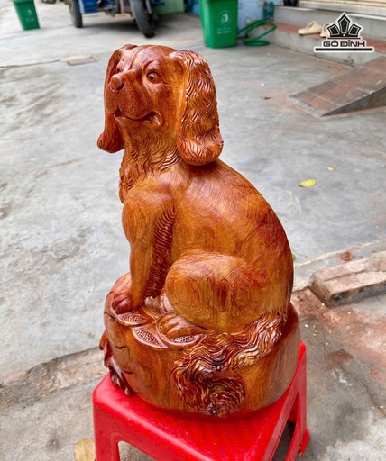 Tượng Chó Gỗ Hương Cao 43 Ngang 28 Sâu 17 (cm)
