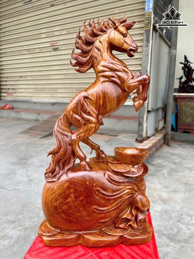 Tượng Ngựa Phong Thủy (Nhất Mã Phi Thiên) Gỗ Hương Cao 43 Ngang 23 Sâu 11 (cm)