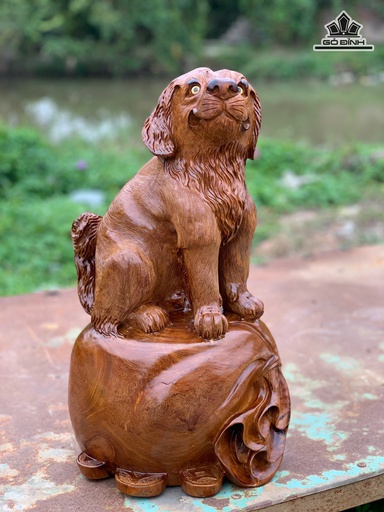 Tượng Chó Gỗ Hương Cao 47 Ngang 28 Sâu 28 (cm)