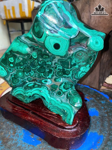 Tác Phẩm Đá Malachite Cao 20 (cm) - 2,4kg