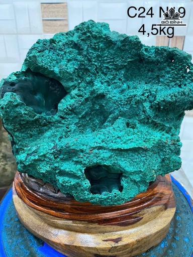 Tác Phẩm Đá Malachite Cao 24 Ngang 19 (cm) - 4,5kg