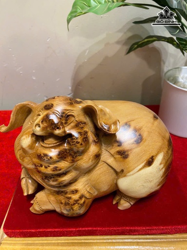 Tượng Heo Gỗ Nu Ngọc Am Cao 15 Ngang 20 Sâu 14 (cm)