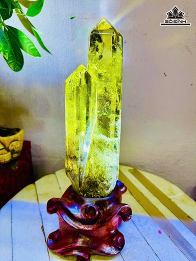 Trụ Đá Thạch Anh Vàng Cao 32 Ngang 7,5 (cm) - 1,73kg